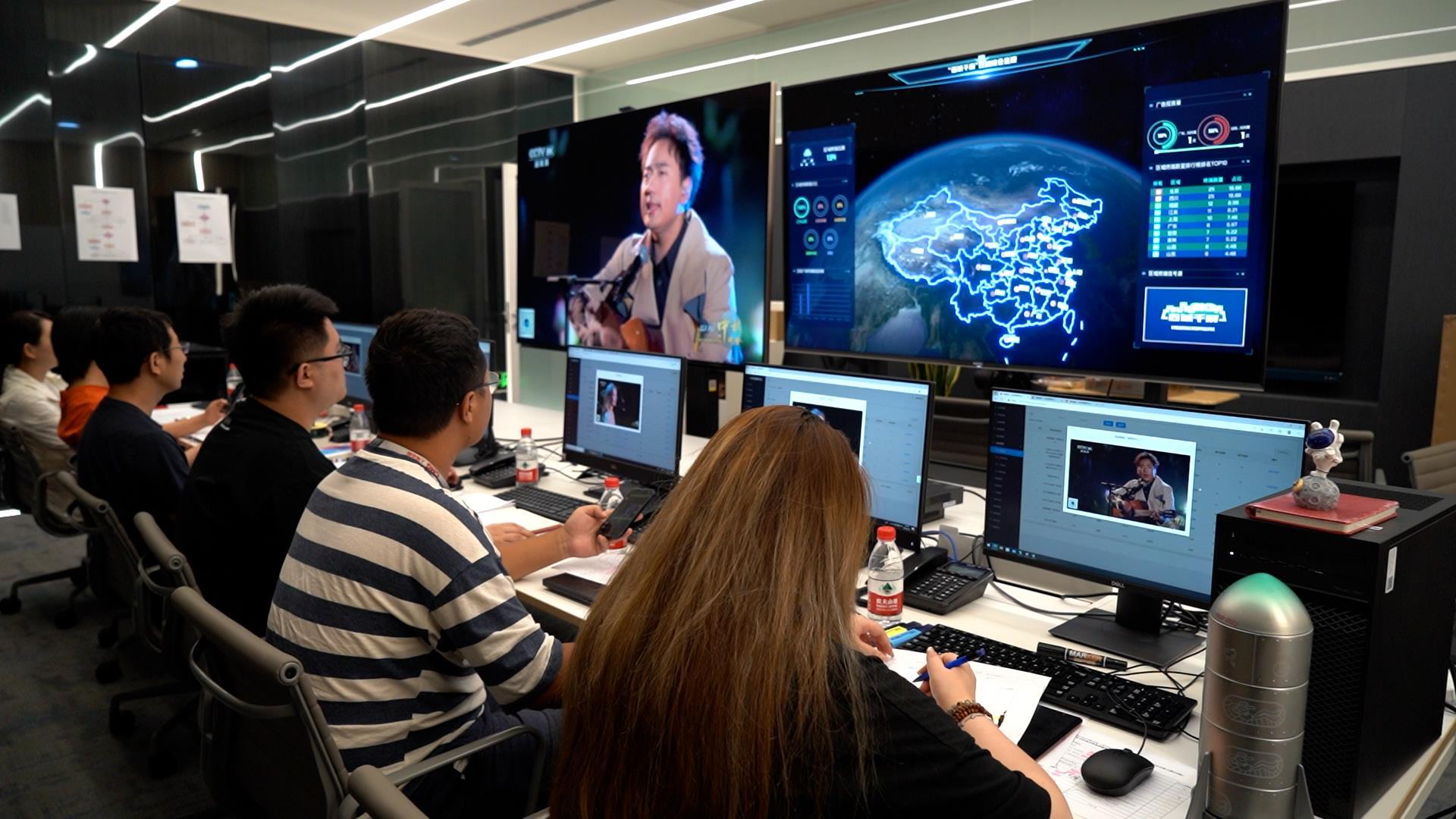 “百城千屏”点亮中秋团圆夜，上海网络技术赋能全国沉浸式视听盛宴